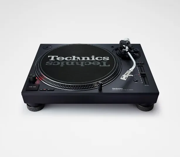 Audio World - Technics SL-1210MKX